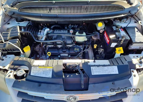 2005 Chrysler Town & Country Touring from USA, damaged, VIN 2C4GP54L55R465740